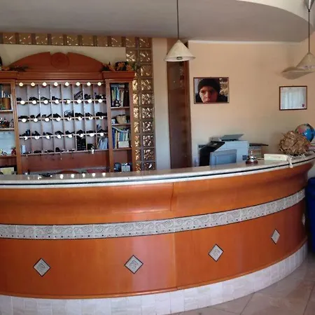 Hotel Canada 3*