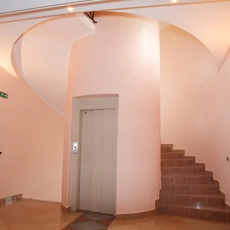 Canada Falerna Scalo